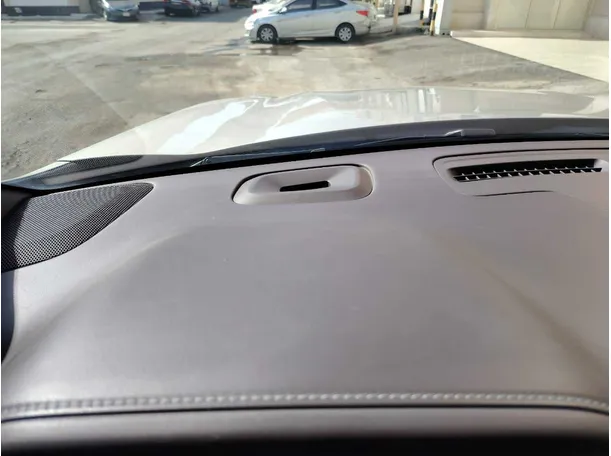 Car image 37