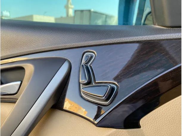 Car image 22