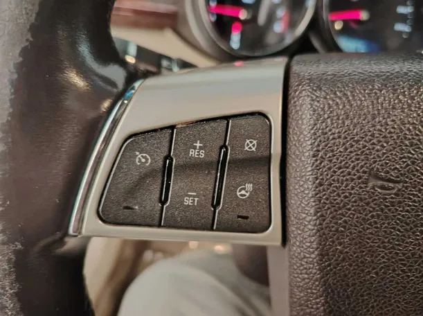 Car image 32