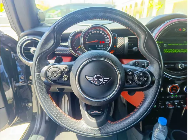 Car image 23