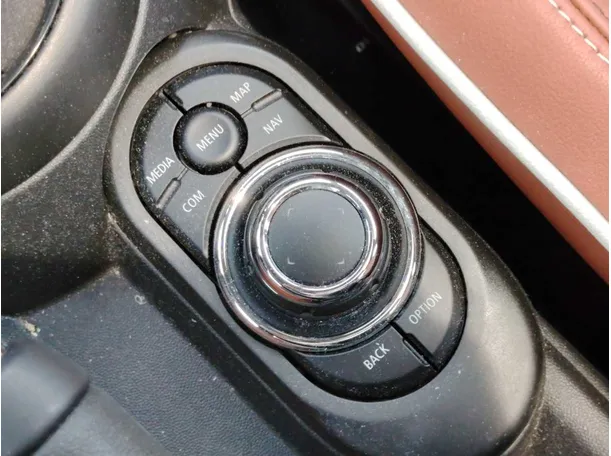 Car image 29