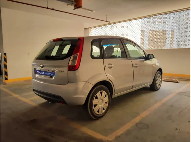 Car image 5