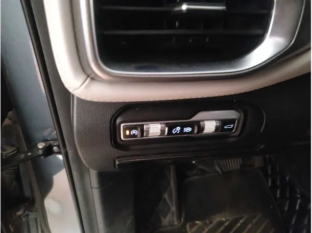 Car image 37