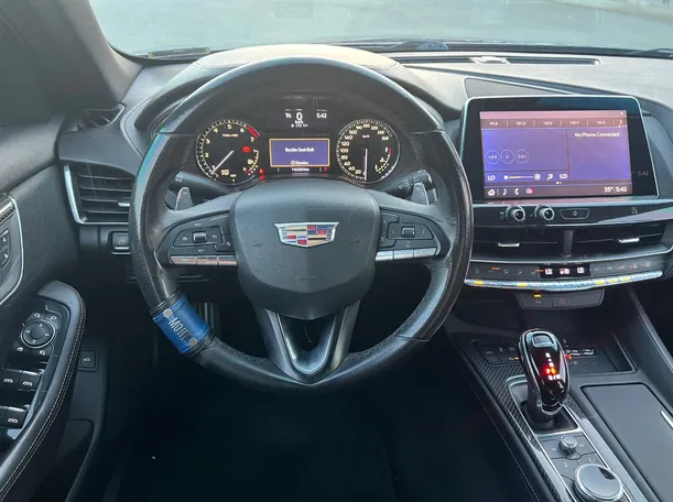 Car image 19