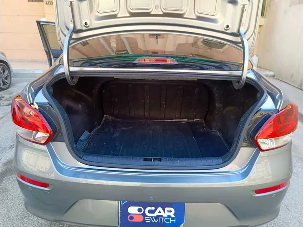 Car image 25