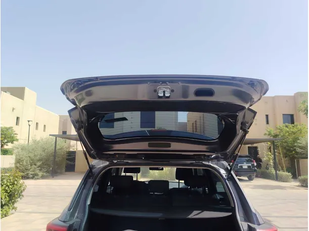 Car image 24