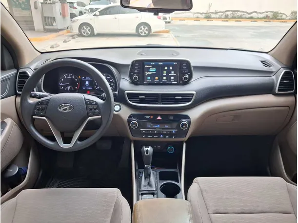 Car image 15
