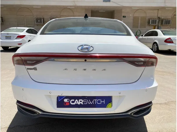 Car image 6