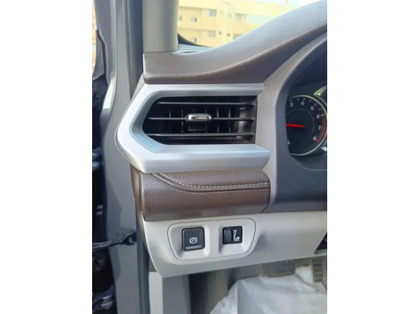 Car image 27