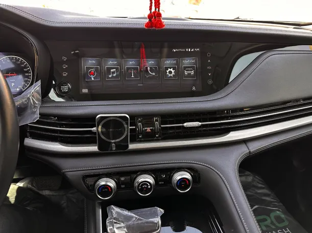 Car image 19