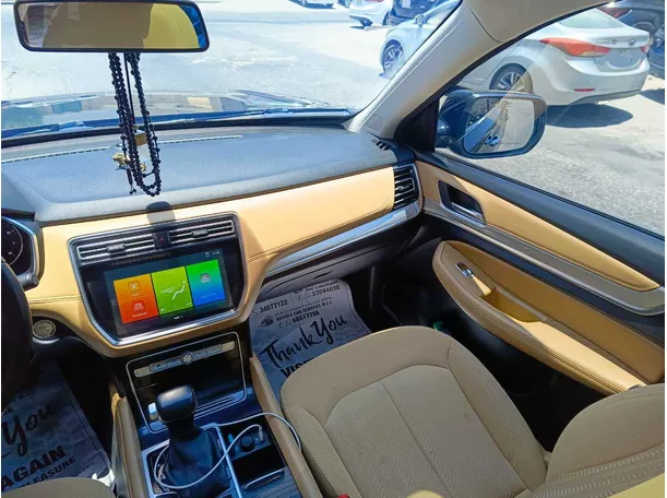 Car image 25
