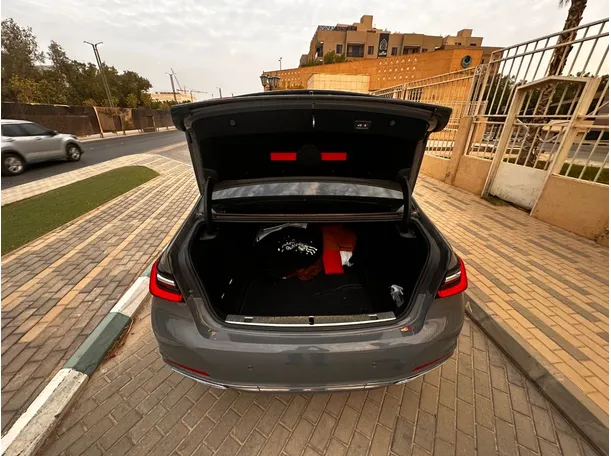 Car image 21