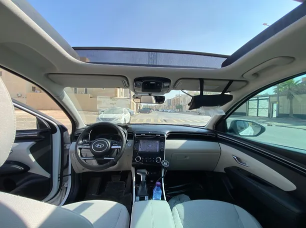 Car image 15