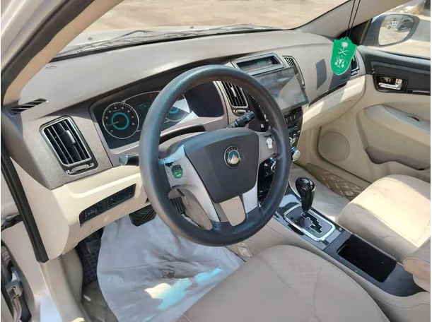 Car image 13