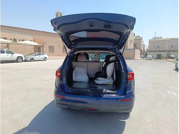 Car image 24