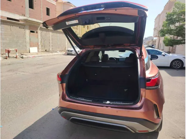 Car image 27