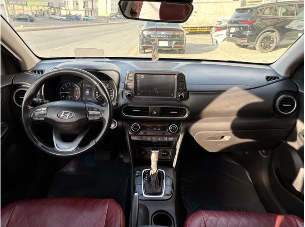 Car image 18