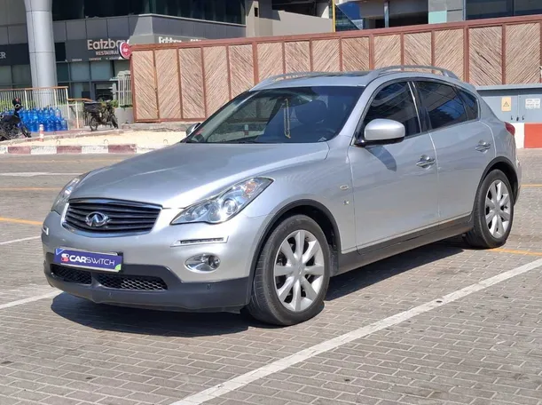 2015 Infiniti QX50 in Dubai