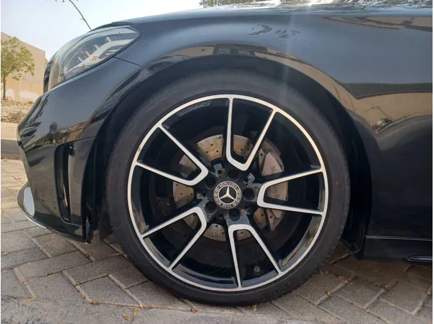 Car image 9