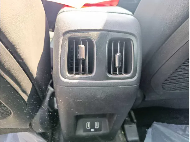 Car image 32