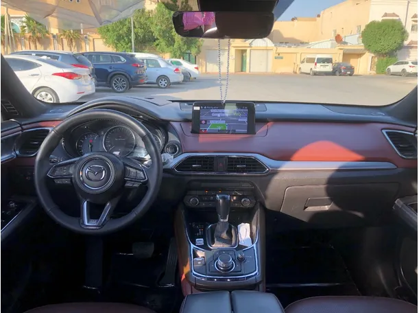 Car image 16