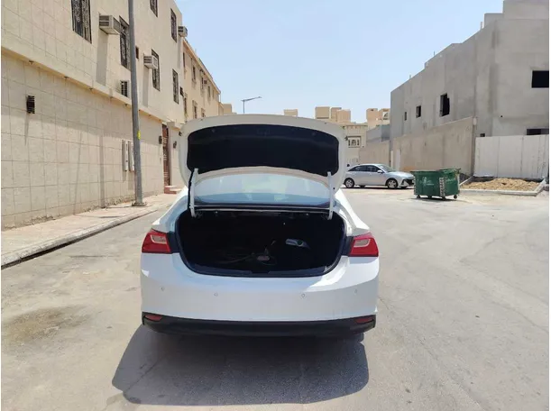 Car image 23