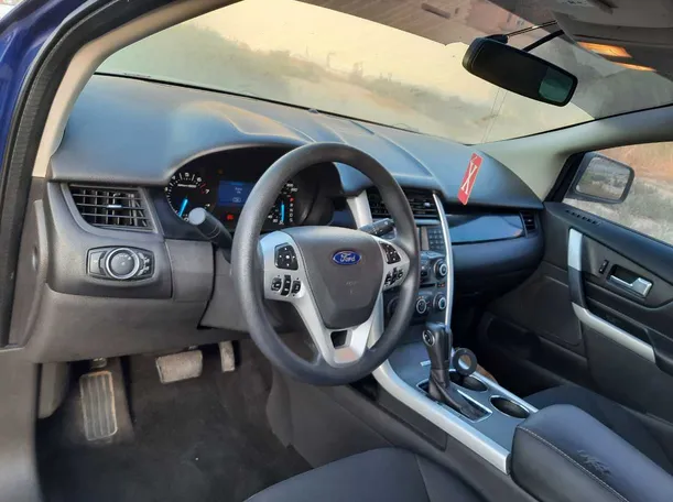Car image 10