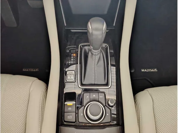 Car image 23
