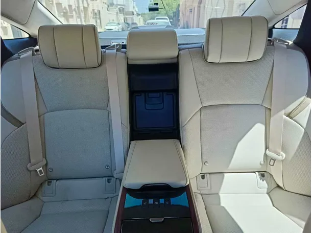 Car image 21