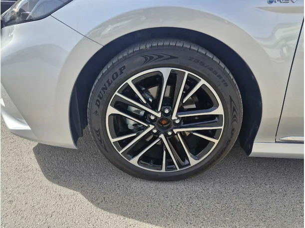 Car image 10