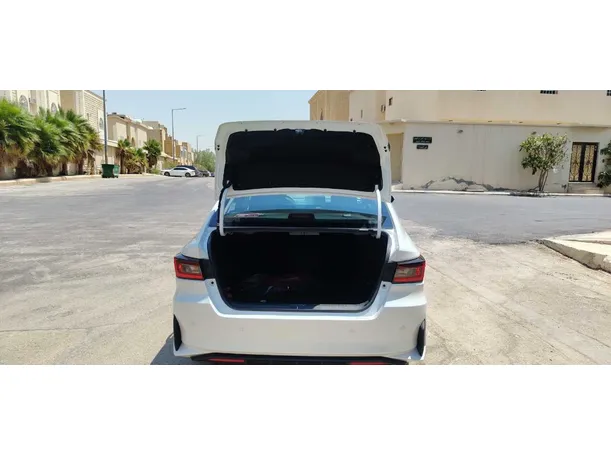 Car image 21