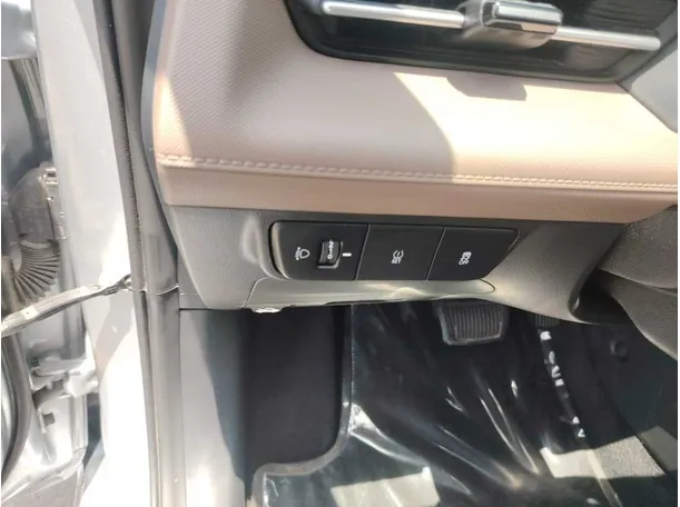Car image 31
