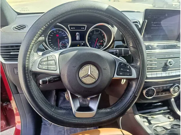 Car image 27