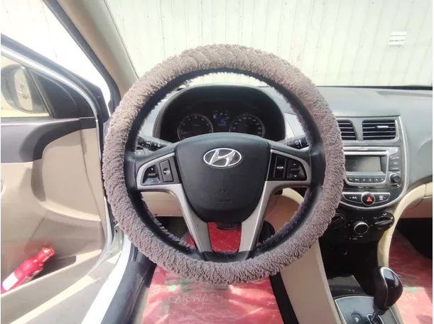 Car image 23