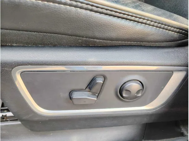 Car image 42