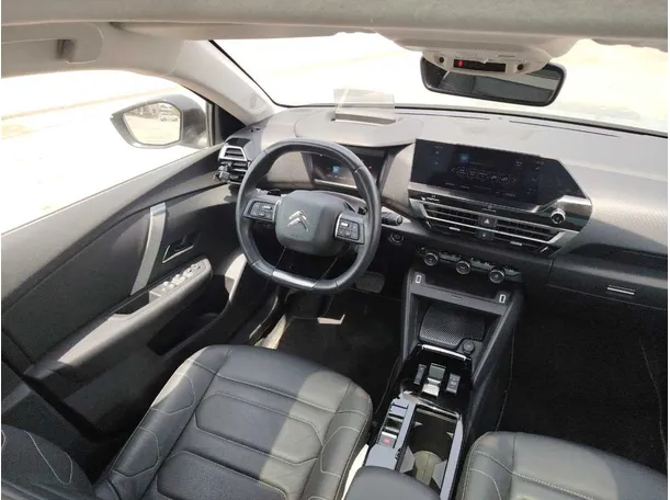Car image 26