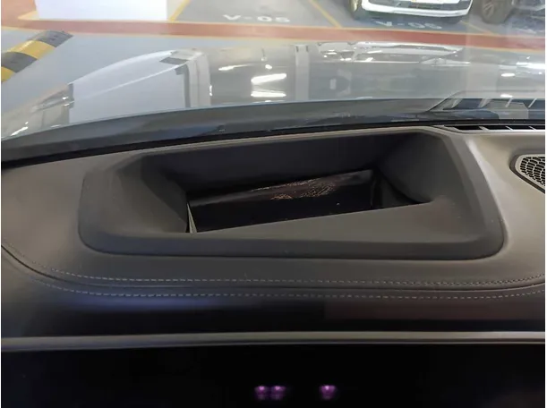 Car image 23