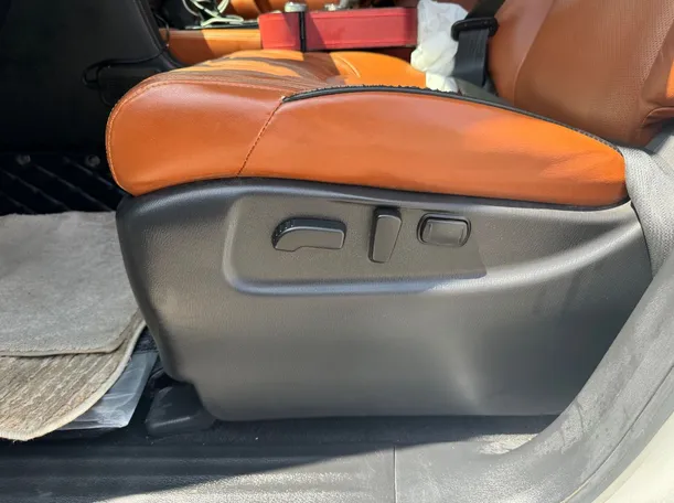 Car image 28