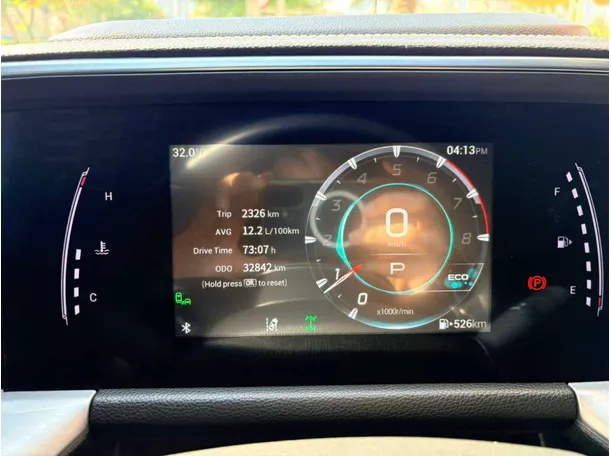 Car image 9