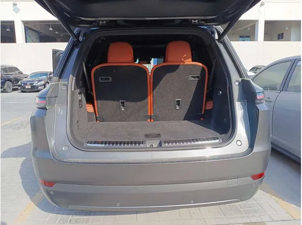 Car image 20