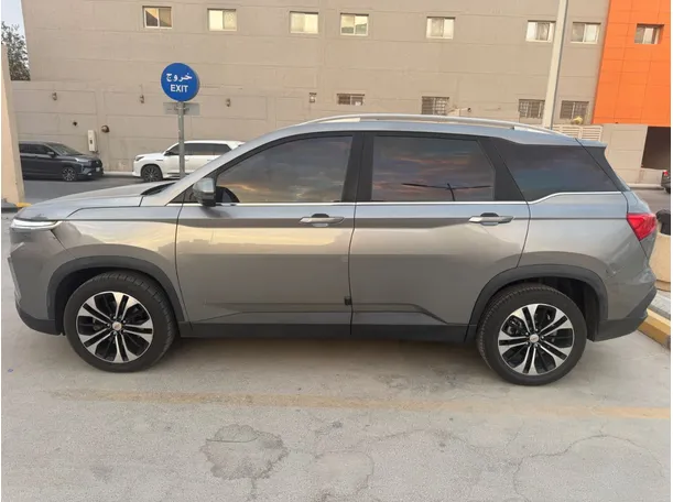 Car image 7