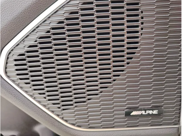 Car image 38