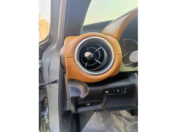 Car image 34