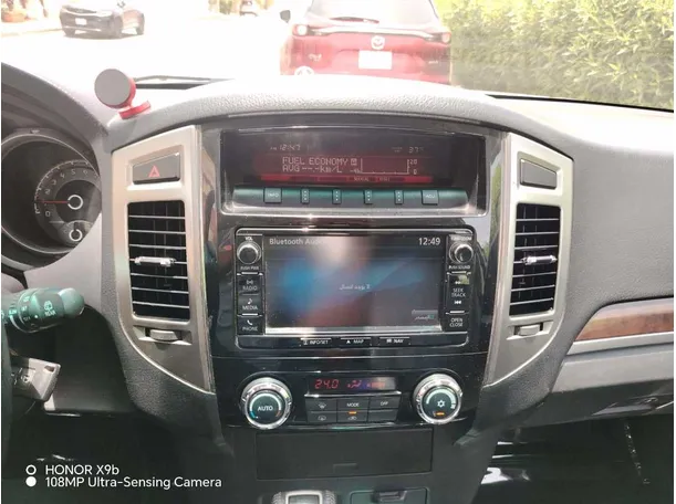 Car image 25