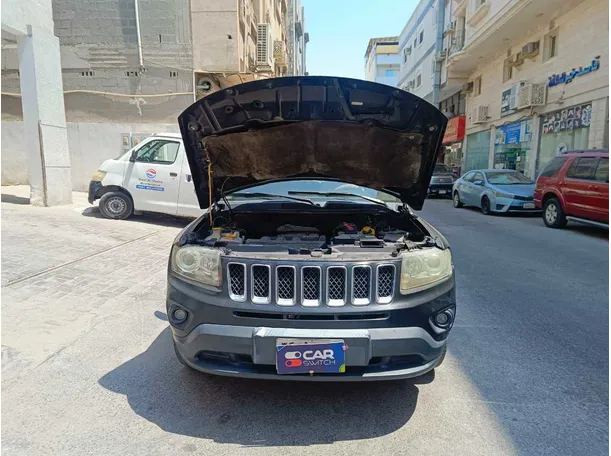Car image 30