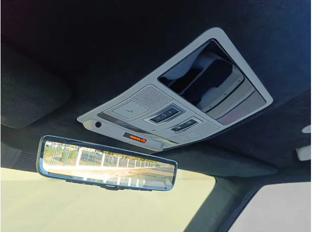 Car image 31