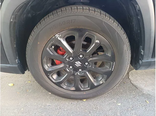 Car image 9