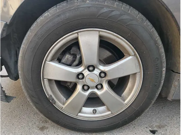 Car image 10