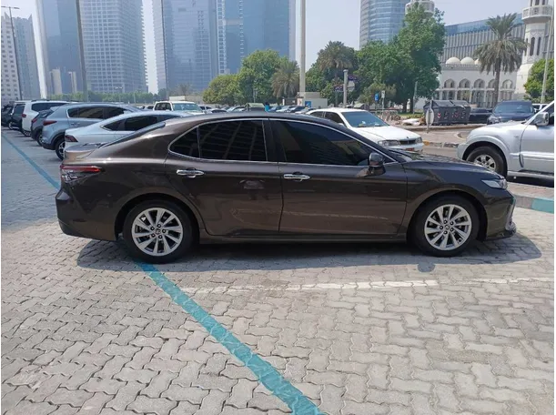 Car image 8