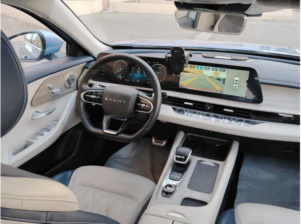 Car image 25